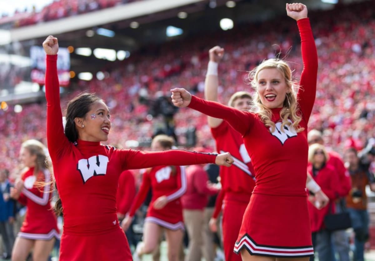 Wisconsin Badgers Cheerleaders Get Pelted With Snowballs