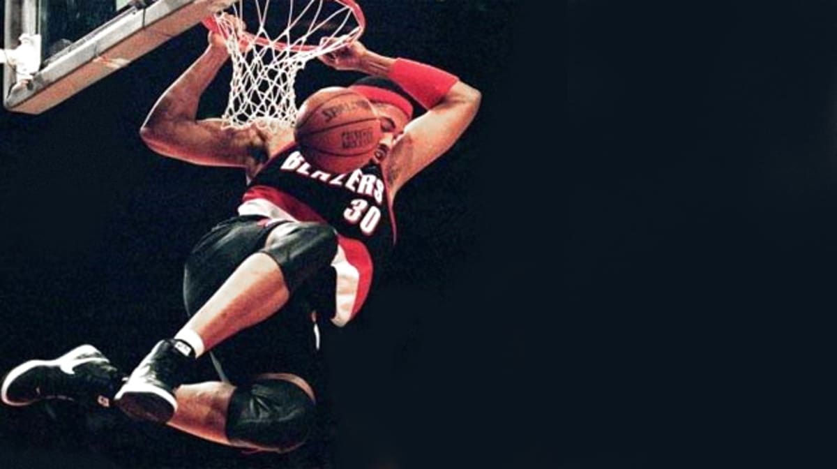 playing basketball in air force 1