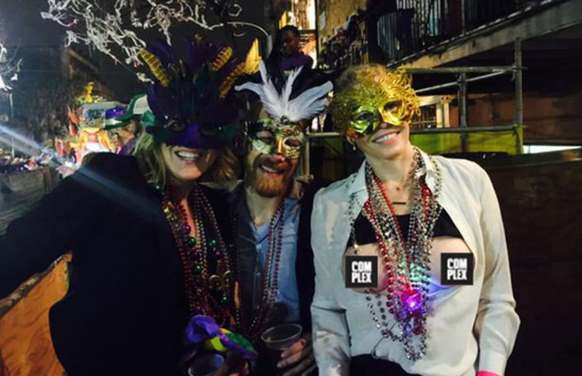 Chelsea Handler Goes To Mardi Gras And Shows Her Boobs Obviously Complex