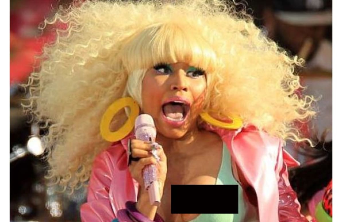 Accidental Exposure 10 Wardrobe Malfunctions We're Thankful For Complex