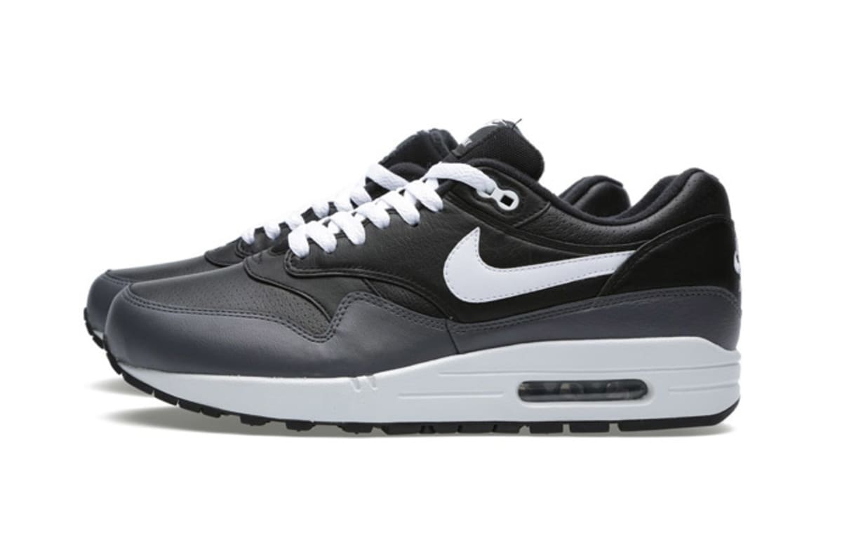 nike air max 1 essential black grey