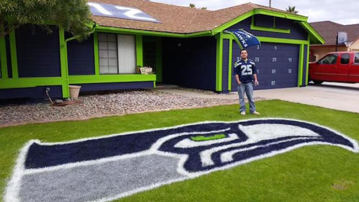 This Seattle Seahawks Superfan Really Painted His Entire House in the