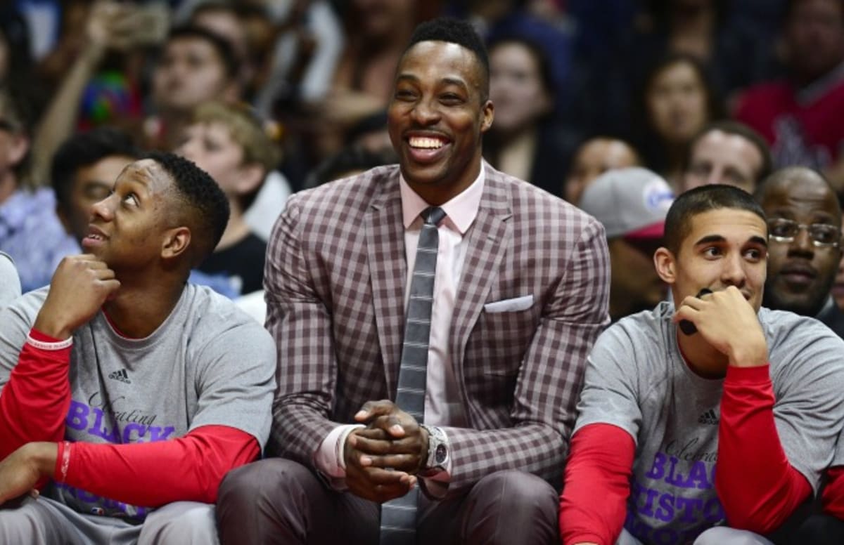 Dwight Howard Gives Teammate Isaiah Canaan World’s Worst Sack Tap Complex