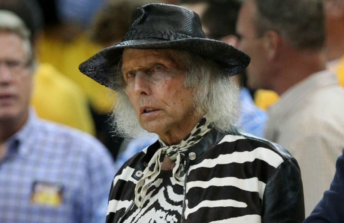 NBA Superfan Jimmy Goldstein Discusses His Rocky Relationship With Kobe Bryant | Complex