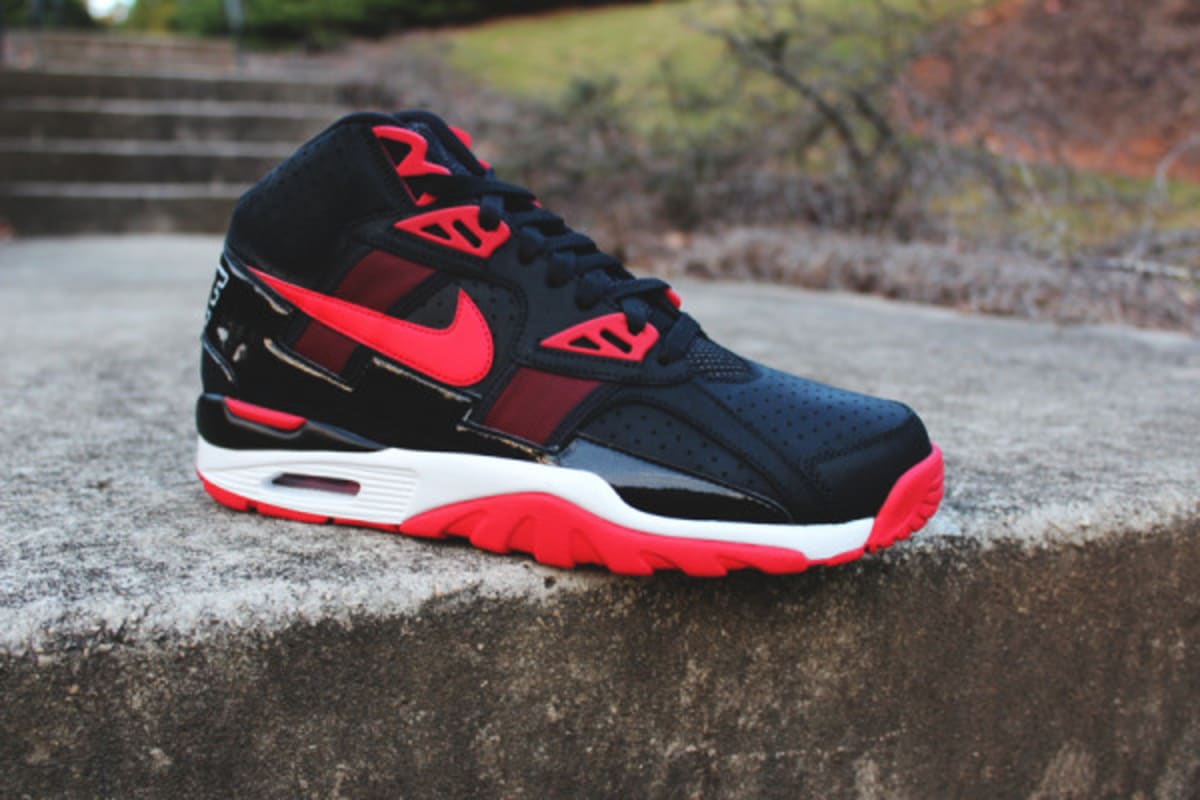 nike air trainer sc pink green