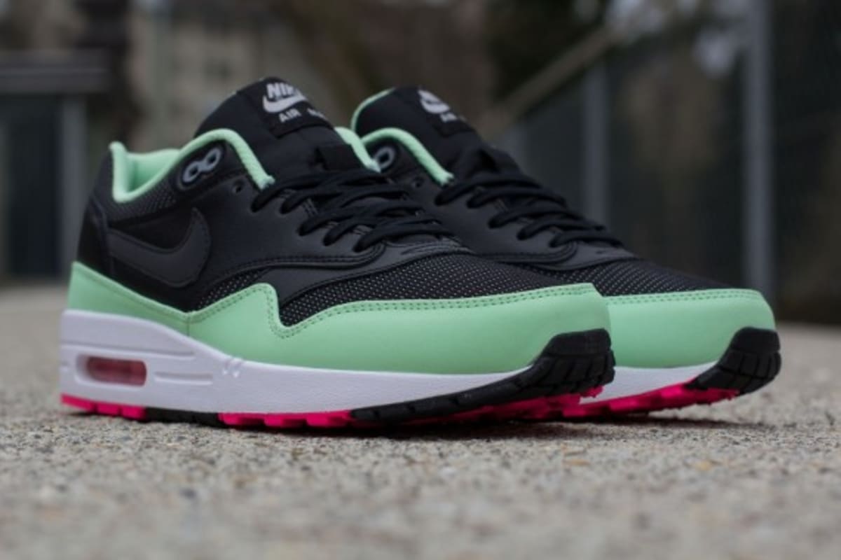 Nike Air Max 1 FB 