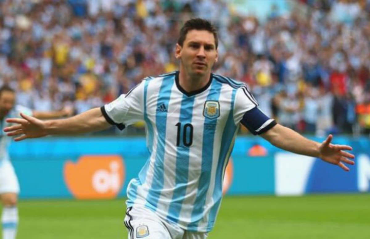 Soccer Fans Couldn't Get Enough of Lionel Messi Today ...