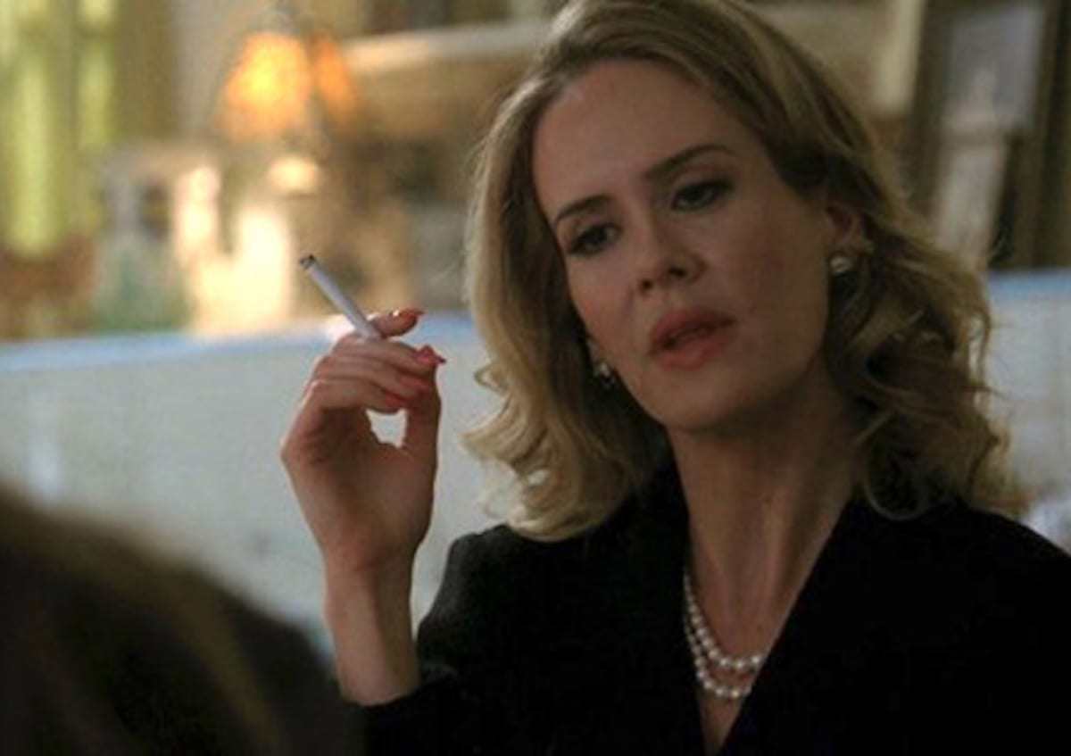 Sarah Paulson Smokes A Lot For Her Roles Complex