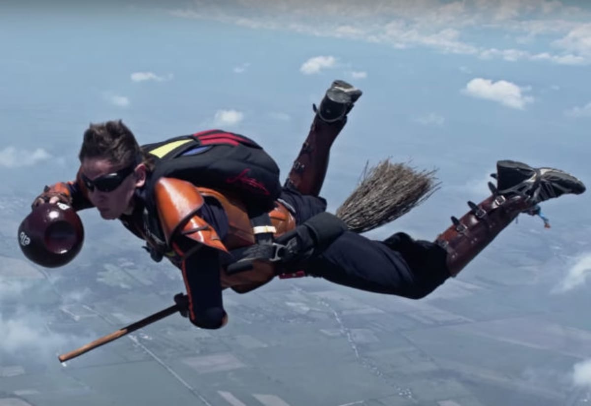 'Harry Potter' Fans Play Quidditch While Skydiving Complex