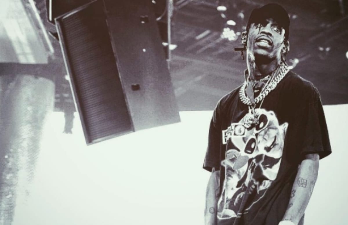 Travi Scott Bangs Up Lamborghini After Backing It Into