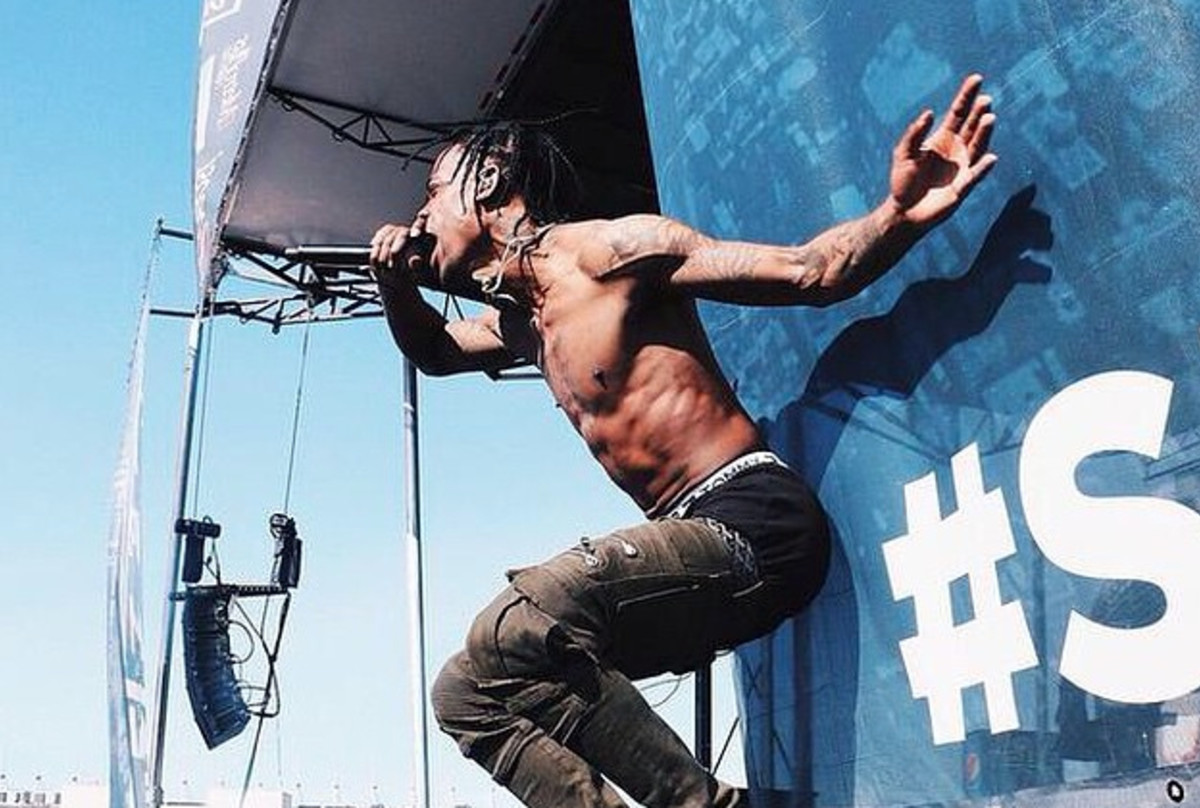 travis scott in yeezys
