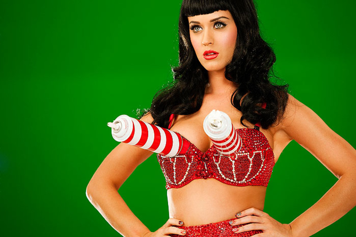 Gallery Items Worn By Katy Perry On Her Chest Complex