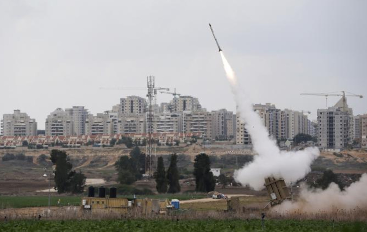 israel-s-iron-dome-defense-system-can-knock-15-rockets-out-of-the-sky