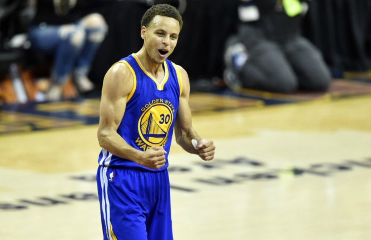 Steph Curry Proves He Can Dunk, Throws Down 360 at Basketball Camp