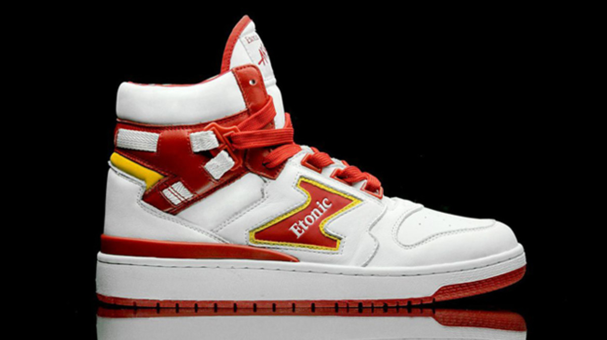 Hakeem Olajuwon and Etonic Reunite For Signature