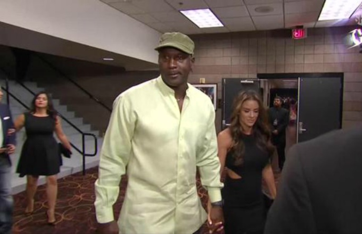 How Michael Jordan Prevented Possible Gang Member From Beating Up