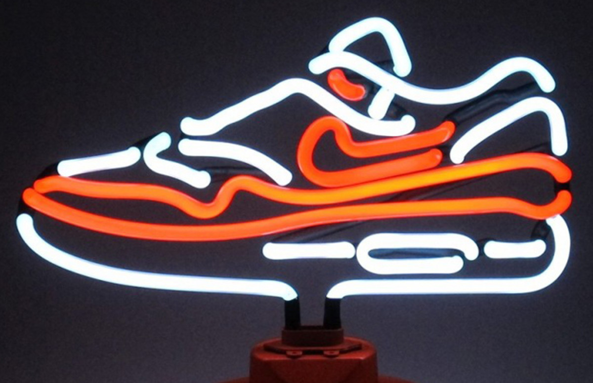 air max neon light