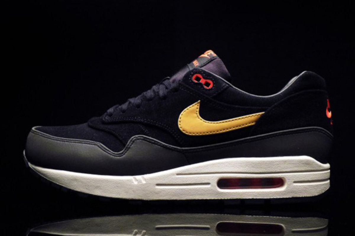 air max 1 red and gold