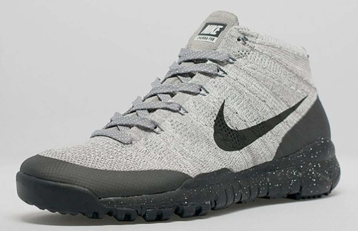 grey nike flyknit trainer