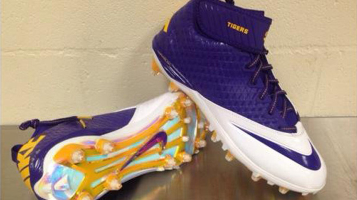 The LSU Tigers Showcase Custom Nike Cleats For the ...