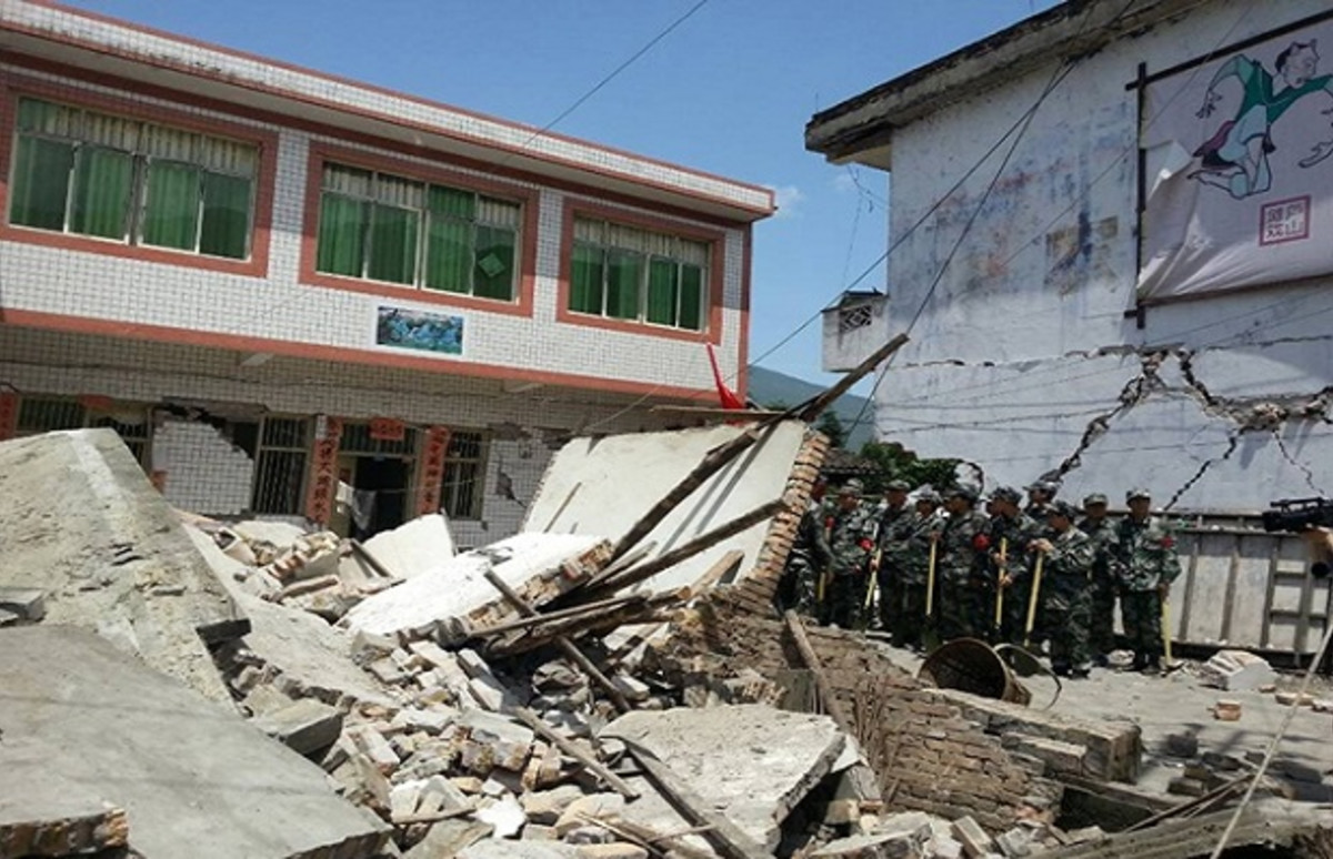 Massive Earthquake Kills Over 100, Injures Over 5,500 in China Complex