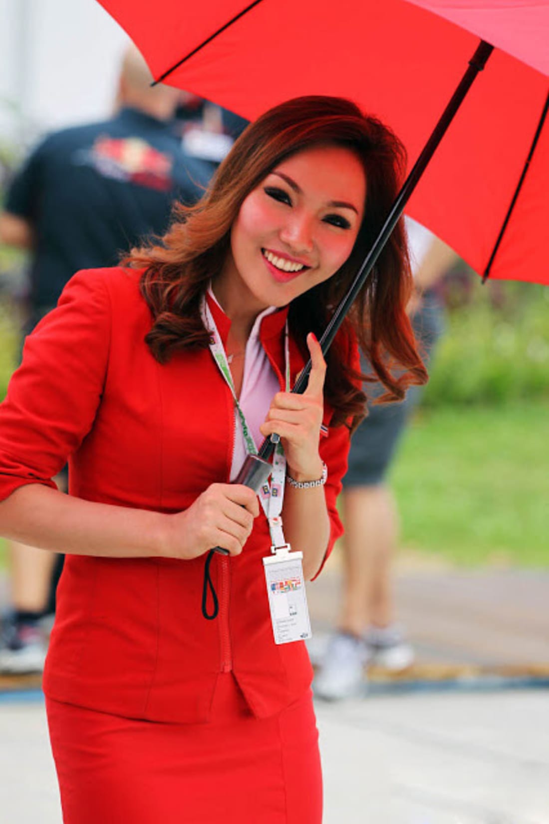 Interesting Green: Are AirAsia, Firefly stewardesses uniforms too sexy?