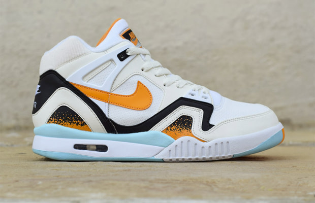 nike air tech challenge kumquat