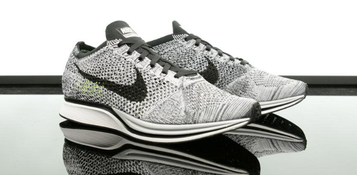 nike flyknit racer oreo