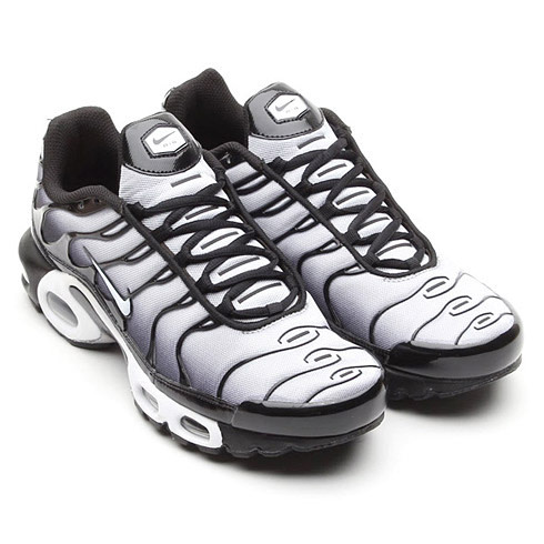 nike air max plus wolf grey white black