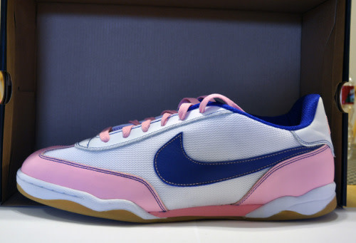 pink nike sbs