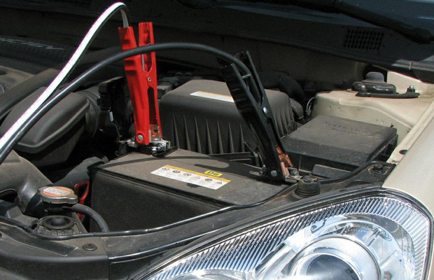How To Jump Start Your Battery Without Killing Yourself Or Your Car