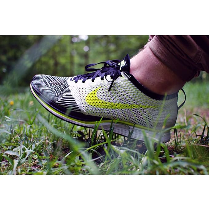 nike knit runner