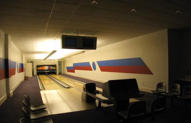 Rick Ross Looks Like He S Enjoying The Bowling Alley In Evander Image Via Realtor