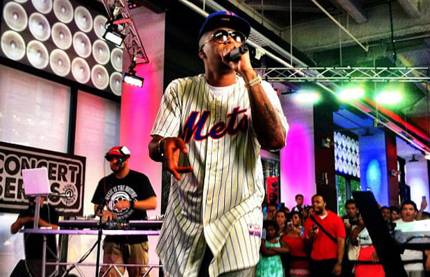 100 Photos of Rappers in Sports Jerseys Complex