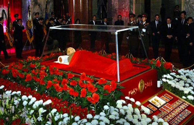 Kim Jong-il's Corpse on Display - Crazy Stories About North Korea and ...