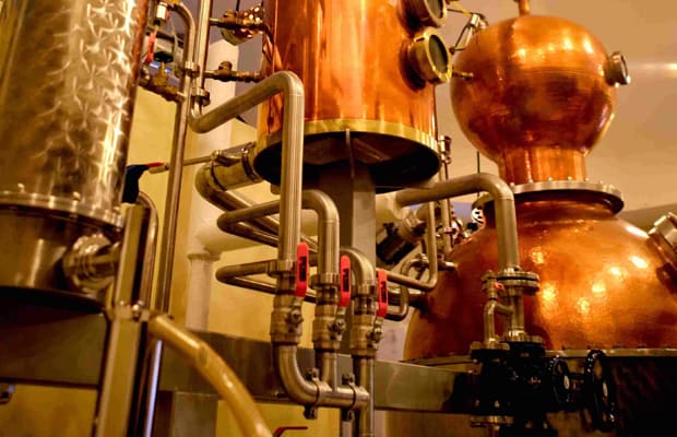 Distillation - 10 Things Every Guy Should Know About Rum | Complex