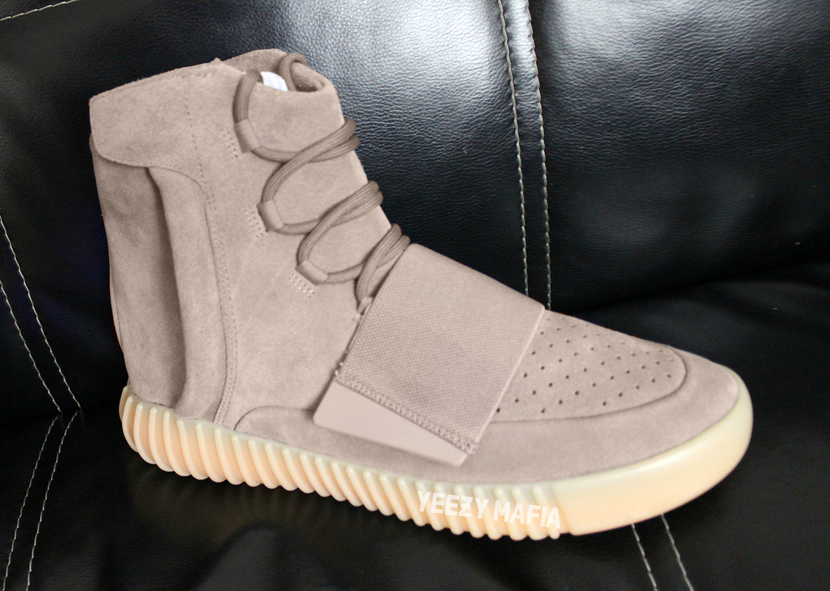 Yeezy 750 Boost Light Brown BY2456 Profile