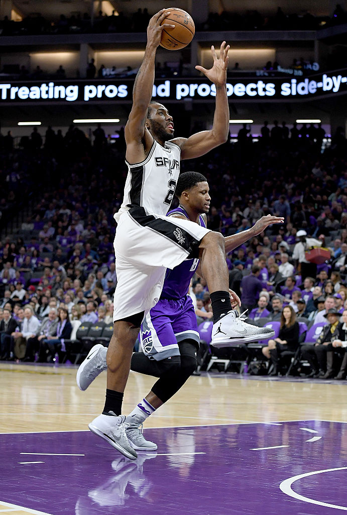 kawhi leonard wearing jordans