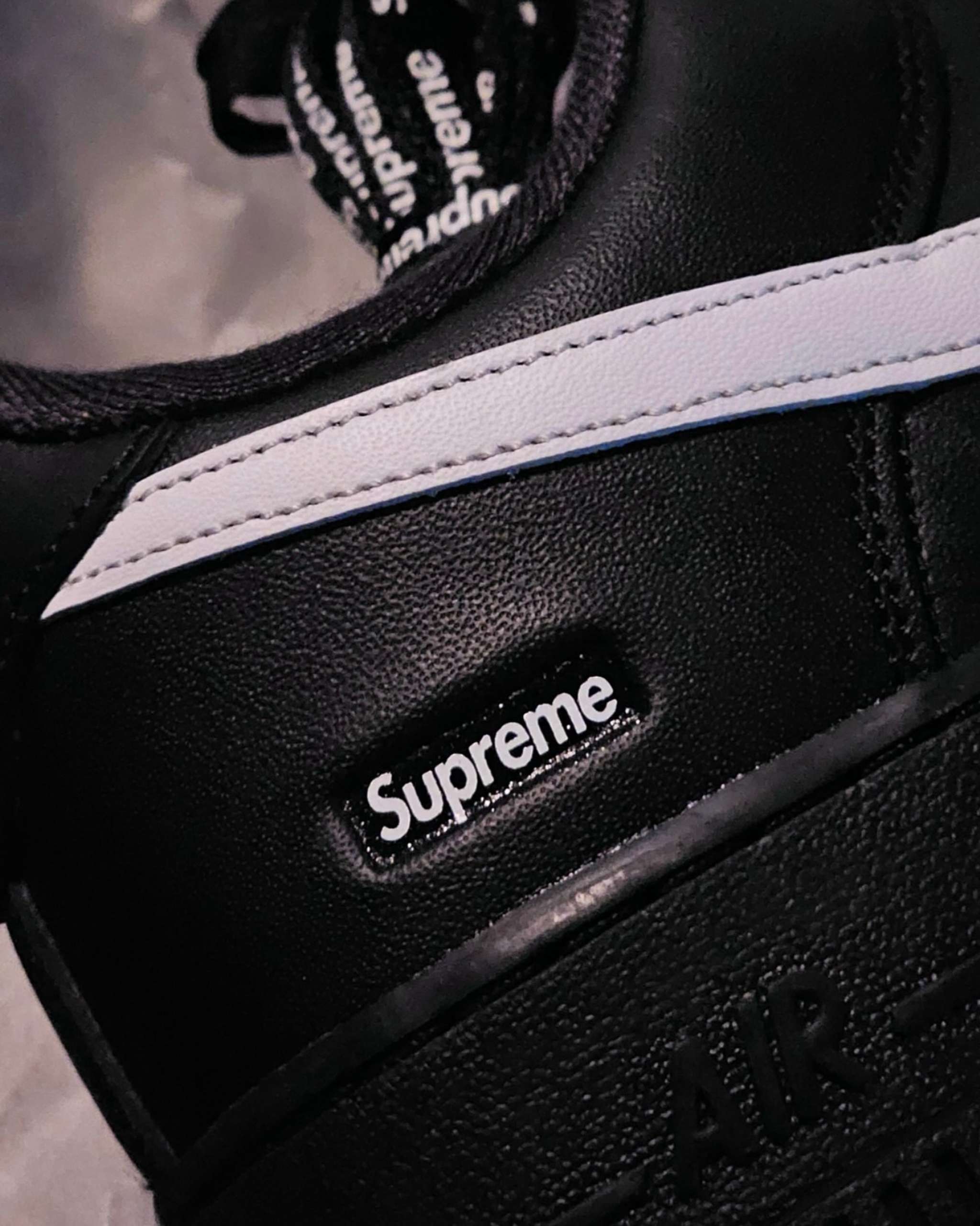 Supreme x Nike Air Force 1 Low