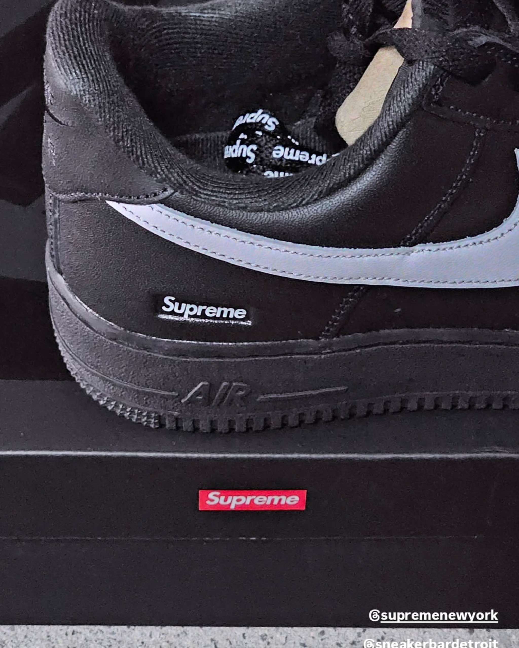 Supreme x Nike Air Force 1 Low