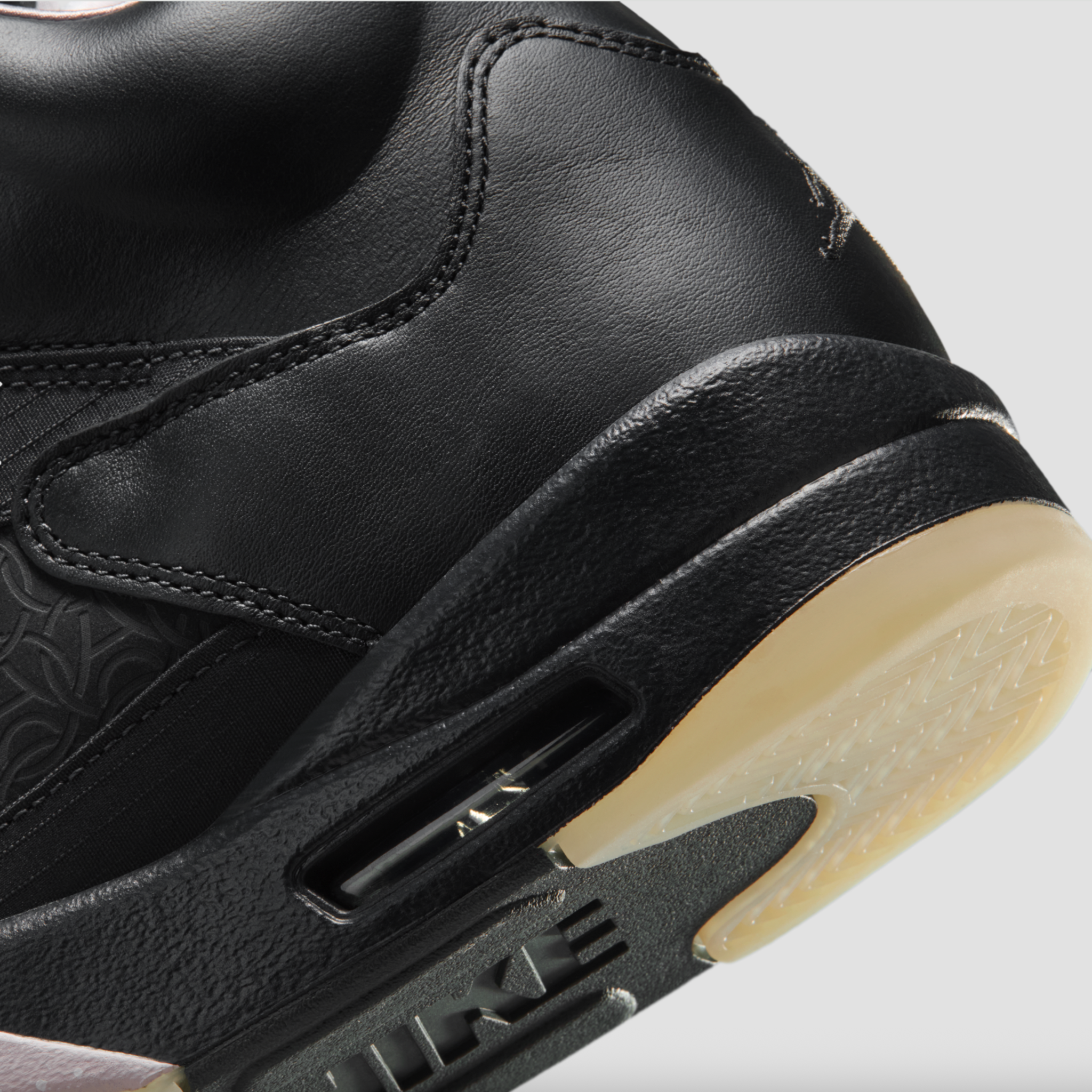'Off Noir' PSG x Air Jordan 5