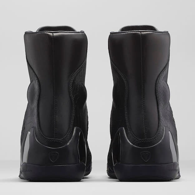 kobe 9 ext black mamba