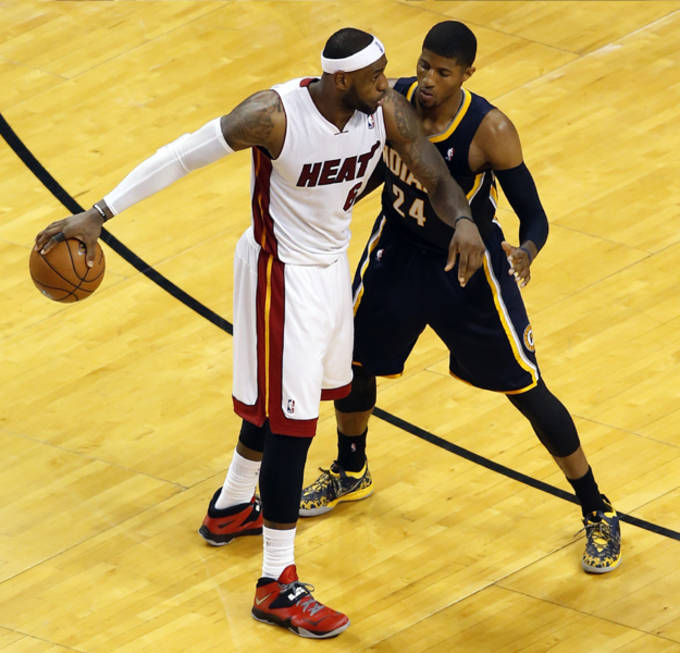 shoes lebron wore last night
