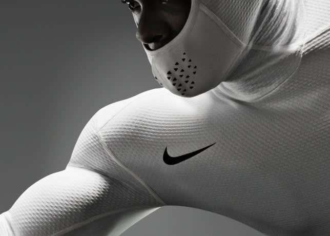 Nike Pro Combat Hyperwarm Max Shield Hood