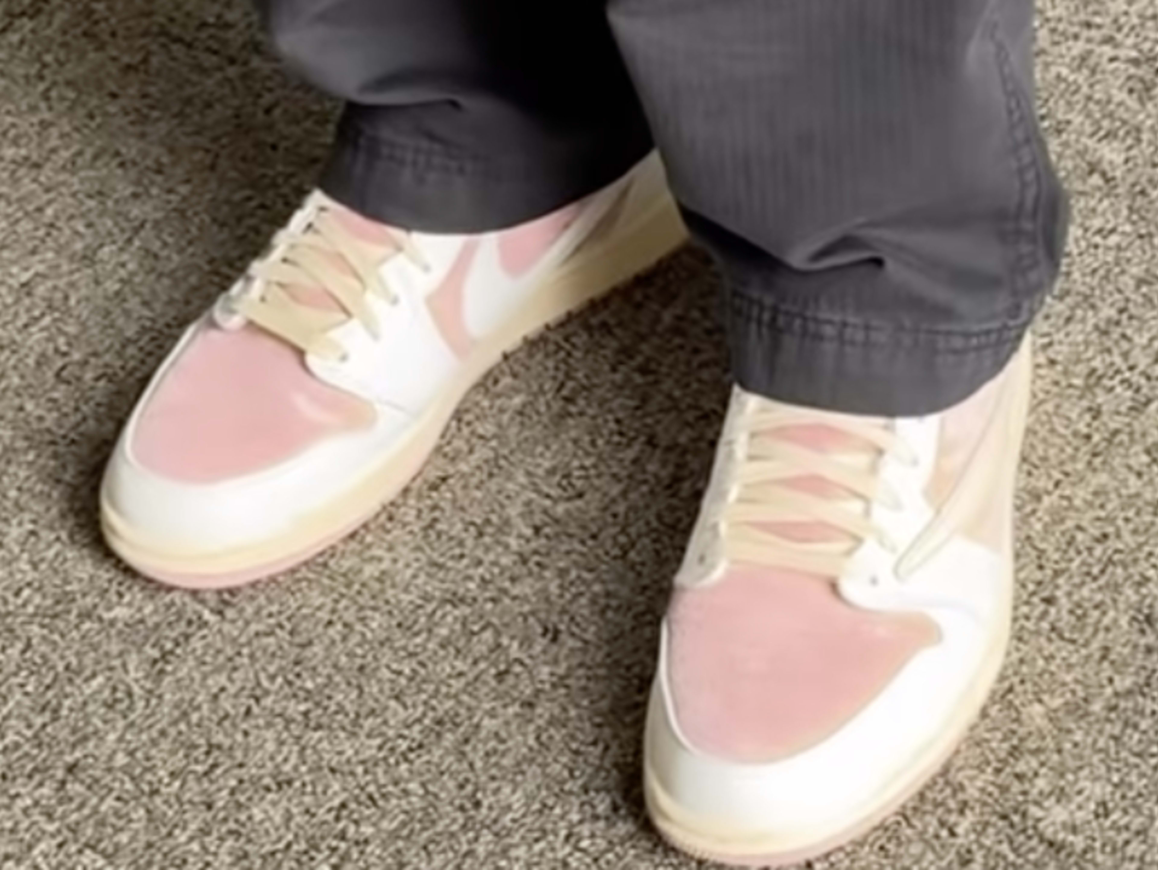 travis scott 1s pink