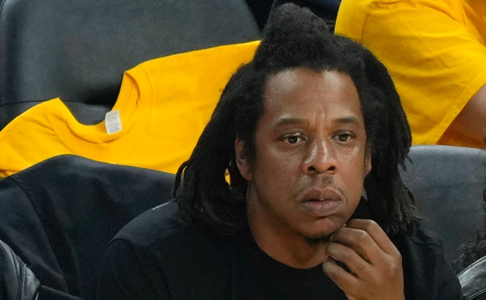 JayZ Gives His Drink to Fan Hoping for Fist Bump