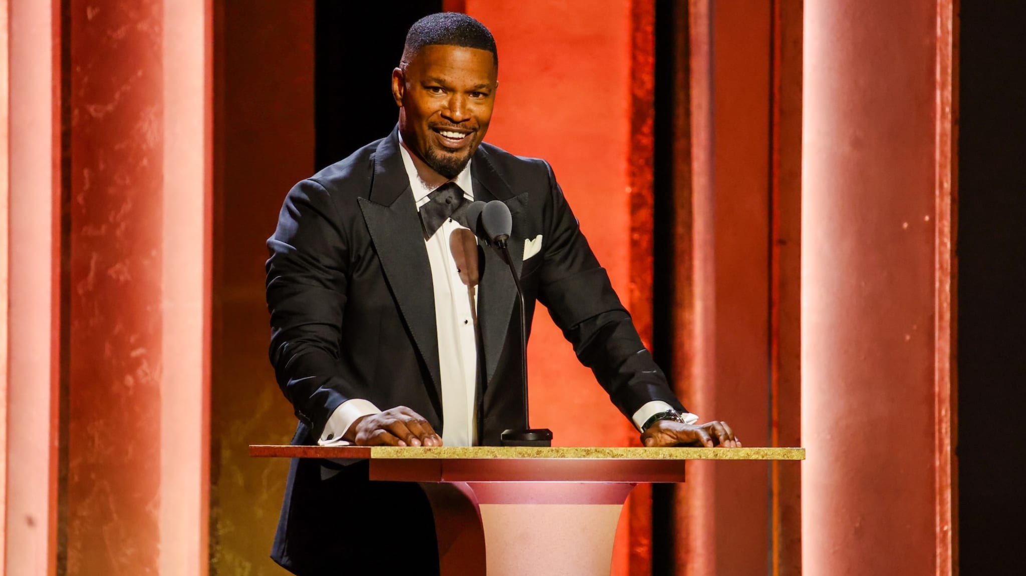 Jamie Foxx on stage