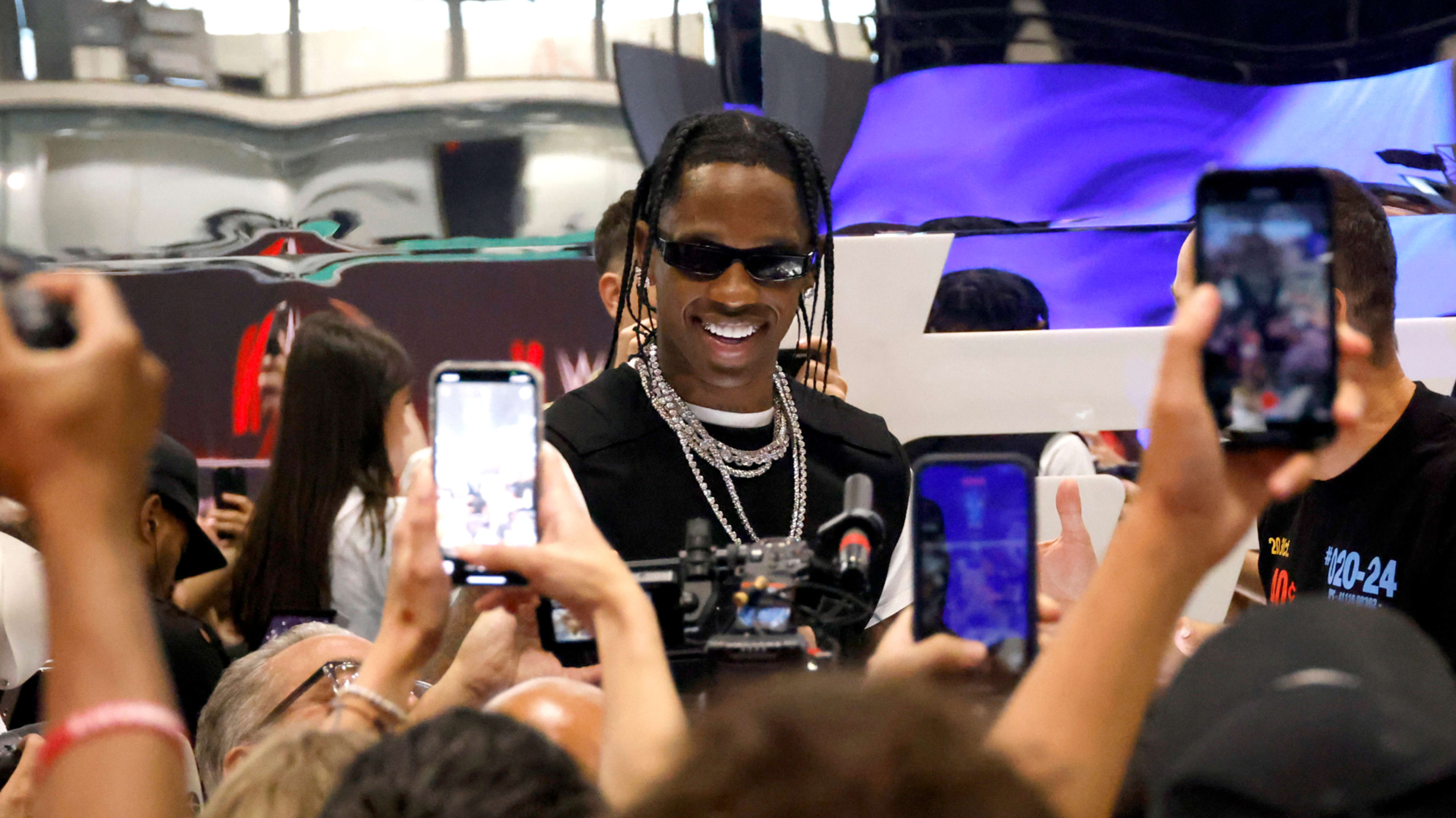 travis scott smiling at fans