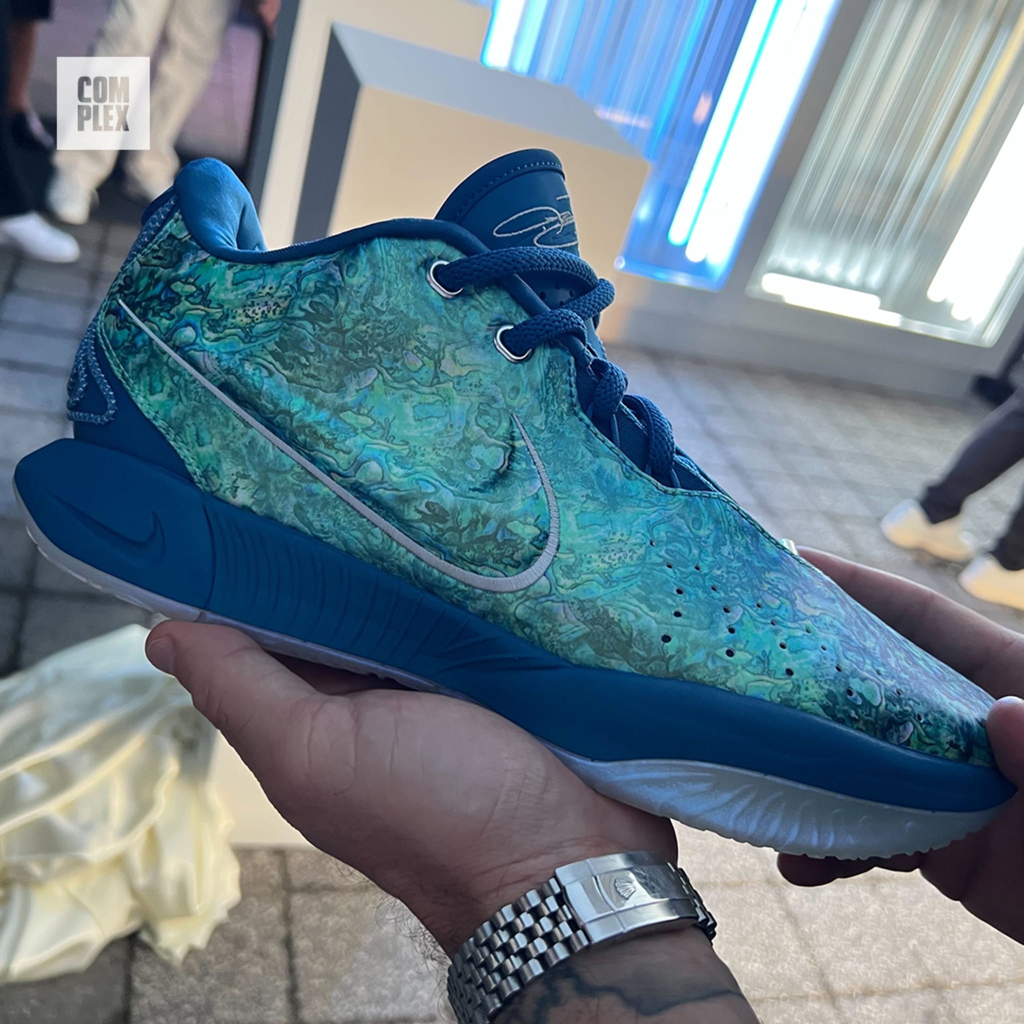 Nike LeBron 21 Abalone Pearl Release Date Profile (1)