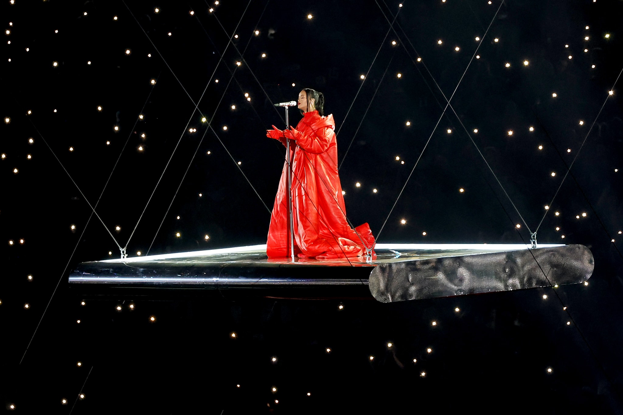 rihannasuperbowltakeeight